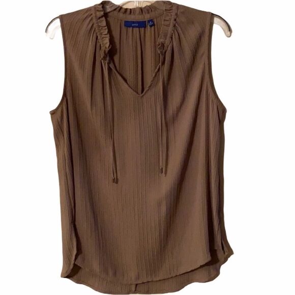 Apt 9 Woman’s Sleeveless Top - Picture 1 of 2